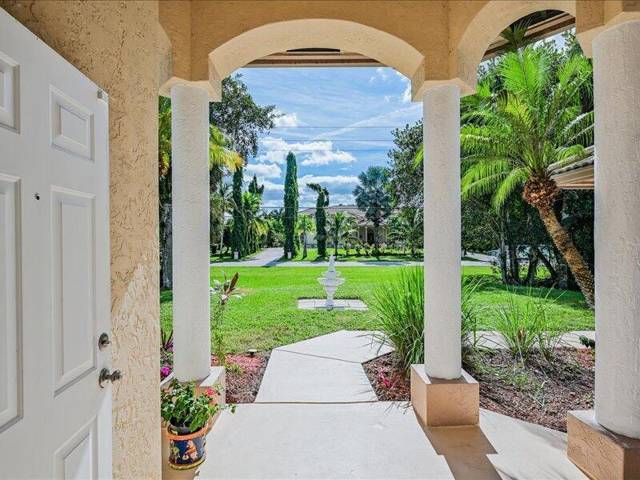 8671 155th Place home for sale in Palm Beach Country Estates