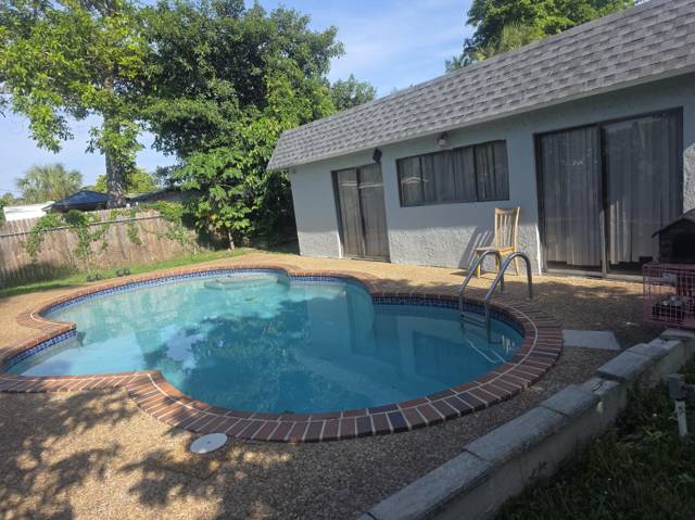 6110 NW 8TH Street