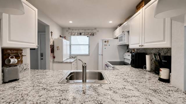 9480 Poinciana Place #201