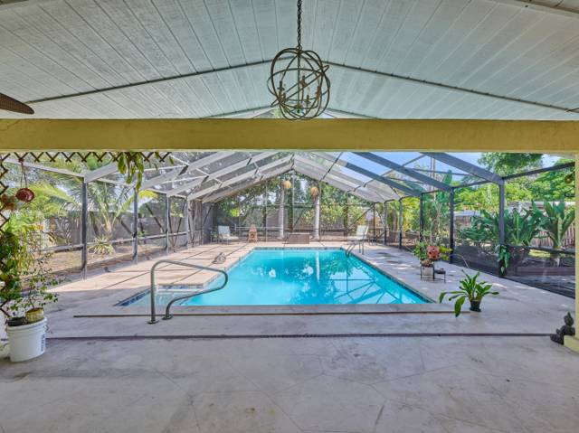 191 SE 27TH Avenue home for sale in Seacrest Estates