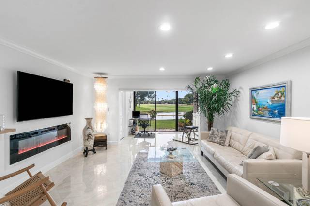 34 STRATFORD Lane #C home for sale in Stratford At Hunters Run