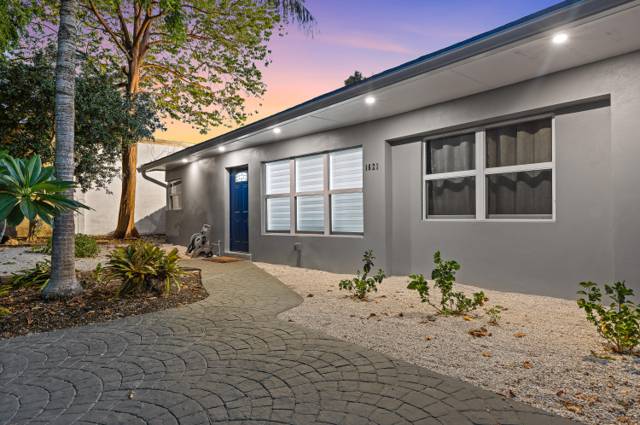 1621 NE 1ST Avenue home for sale in Kendall Green