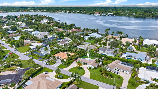 215 Golfview Drive, home for sale in Tequesta