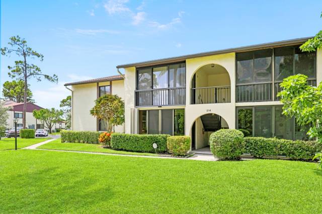 314 Knotty Pine Circle #C-1, home for sale in Greenacres