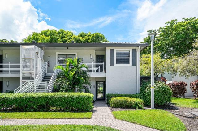 7 SOUTHPORT Lane #H home for sale in Southport At Hunters Run