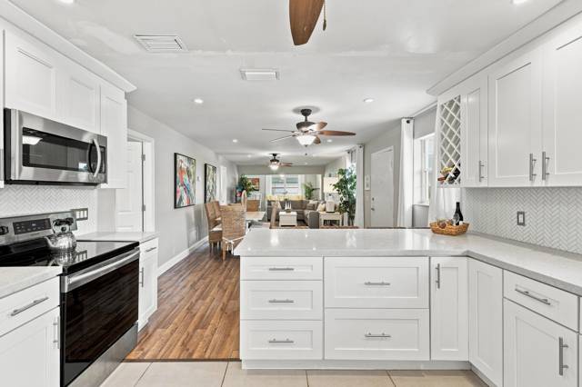 435 BLUEBIRD Lane home for sale in Country Manors