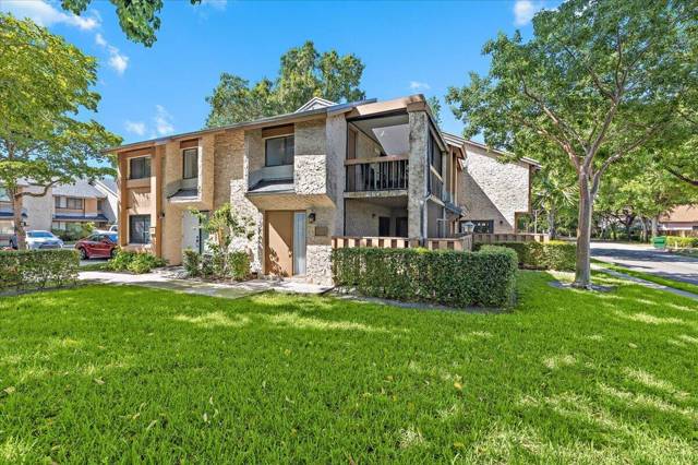 130 WIMBLEDON LAKE Drive, home for sale in Plantation
