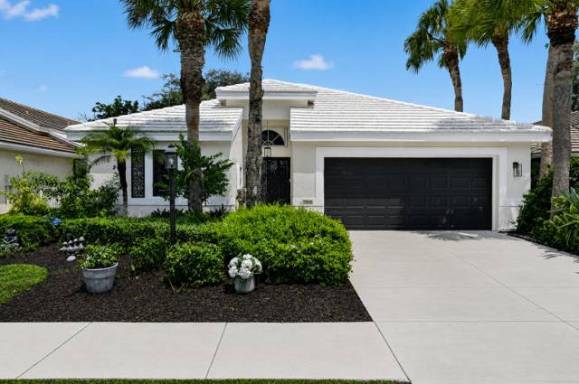 2865 N Clearbrook Circle