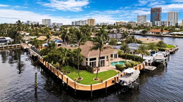 2761 SE 9TH Street home for sale in Pompano Isles