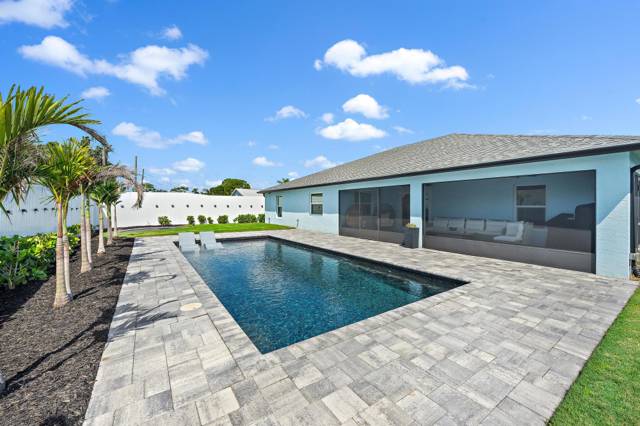 1002 SW JACQUELINE Avenue home for sale in Port St Lucie