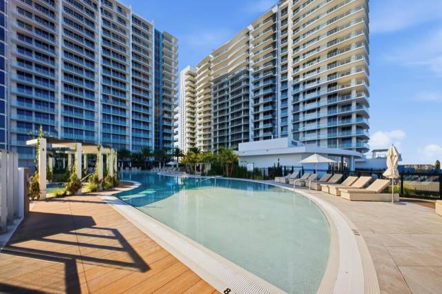 220 Lake Shore Drive #1407, home for sale in Lake Park