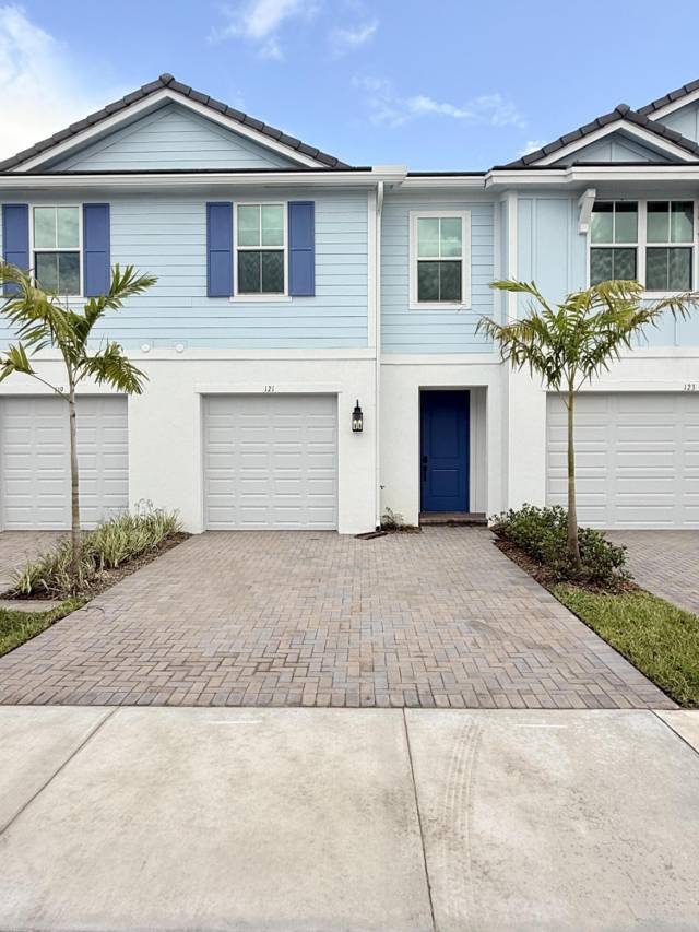 121 SE Birch Terrace, home for sale in Stuart