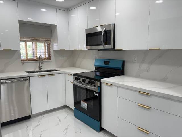 700 S Hollybrook Drive #207 home for sale in Hollybrook Golf