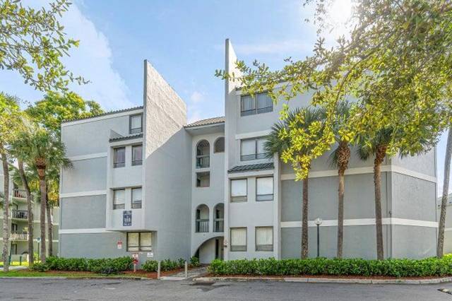 1880 N Congress Avenue #104 home for sale in Presidential Golfview