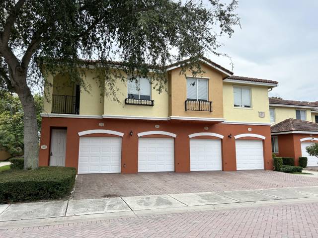47 SE SEDONA Circle #202 home for sale in Vilabella Central Park Condo