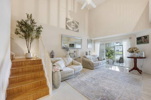 9172 BOCA GARDENS Parkway #B