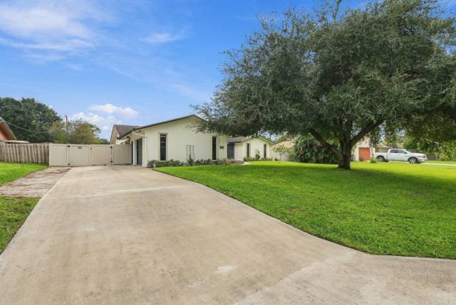 99 Cuyahoga Road, home for sale in Lake Worth