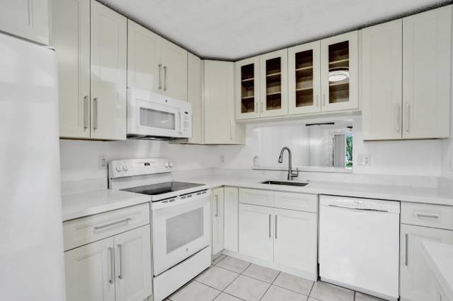 3081 HOLIDAY SPRINGS Boulevard #102-6 home for sale in Golfside Ii Condo