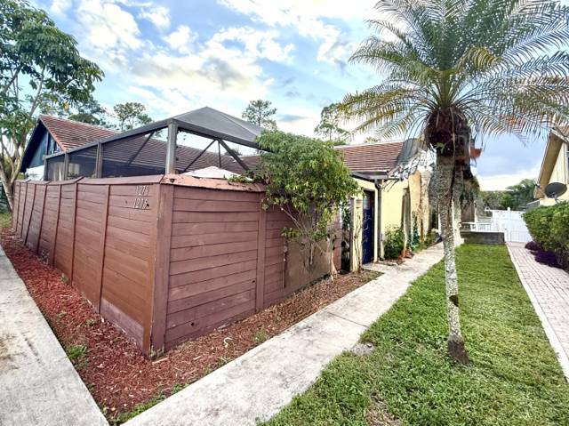1275 Periwinkle Place home for sale in Sugar Pond Manor Of Wellington