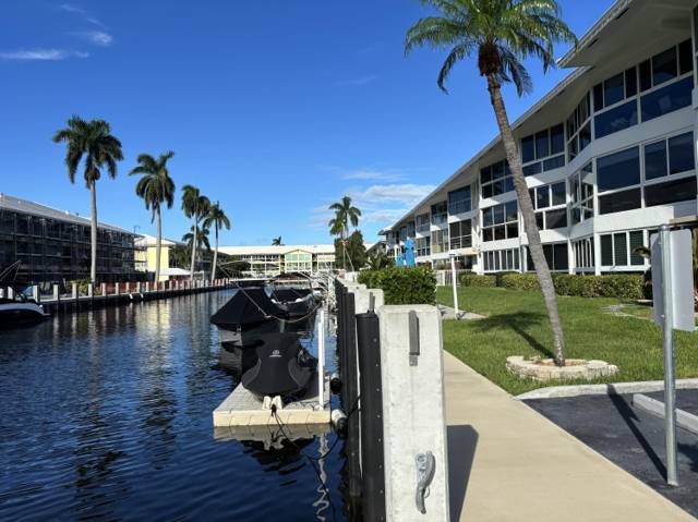 3050 NE 48th Street #205