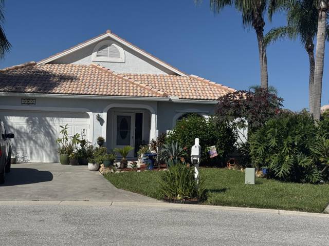 6020 SE Walkers Cay Court home for sale in Emerald Lakes