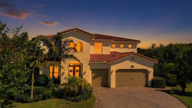 2475 NE Evinrude Circle