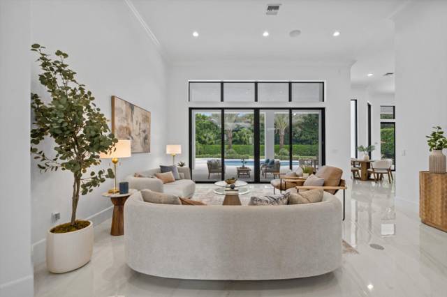 1712 Mayacoo Lakes Boulevard, West Palm Beach 33411 home for sale