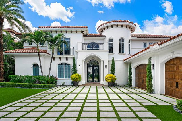 521 NE SPANISH Trail home for sale in Boca Raton Riviera