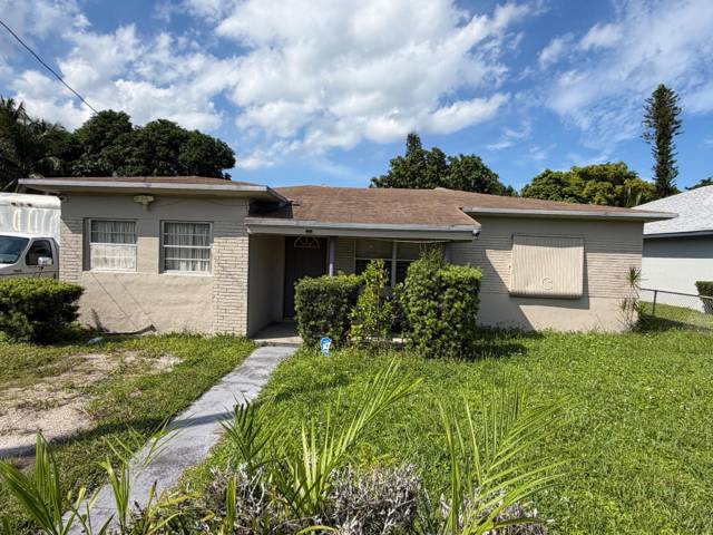 4311 SW 19TH Street home for sale in Carver Ranches