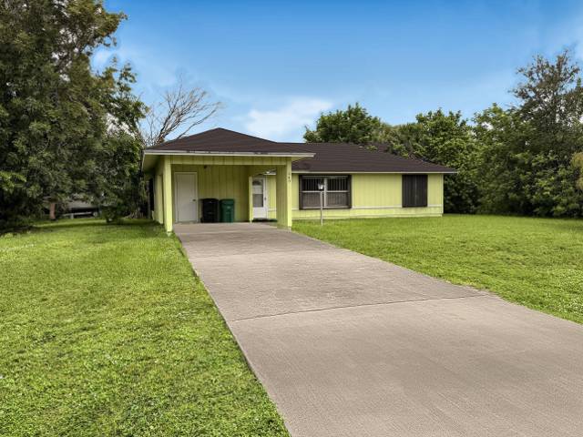 549 NW BAYSHORE Boulevard, home for sale in Port St. Lucie