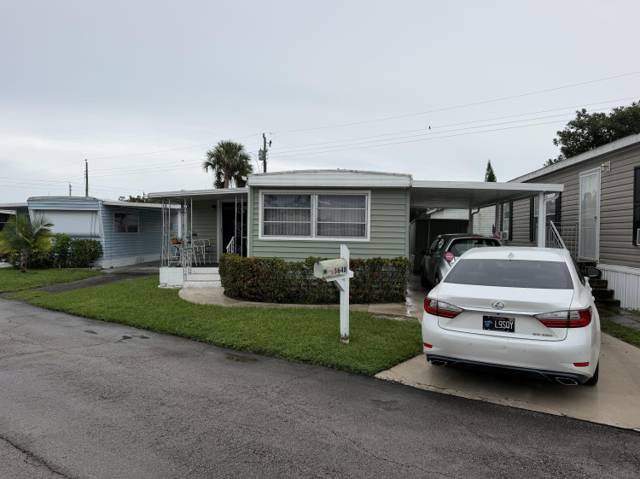 8648 SW 15TH Court