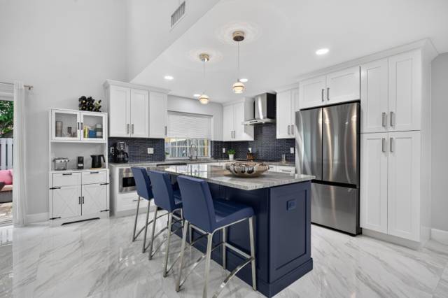 1593 Springside Drive #1593 home for sale in Country Isles
