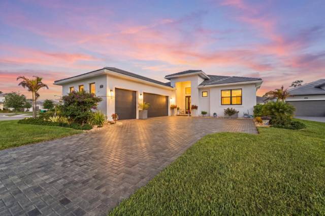 2044 SE Mosaic Boulevard home for sale in Veranda Estates