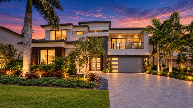 9515 ROYAL WOODS Manor
