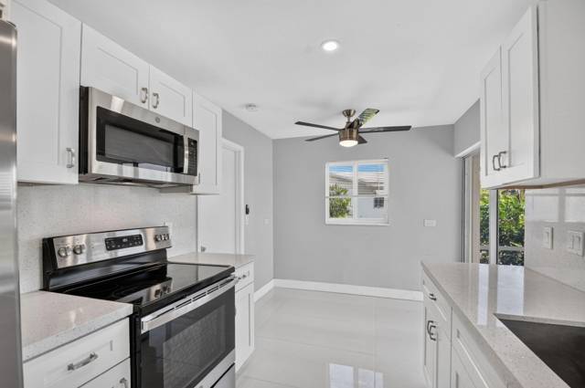 1404 SW 22nd Avenue home for sale in Palm Beach Leisureville