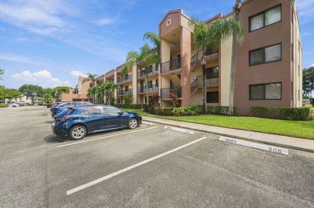 10607 W CLAIRMONT Circle #109