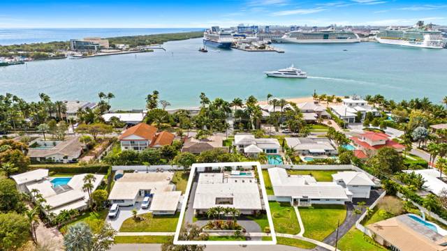 2208 Anchor Drive home for sale in Harbour Heights