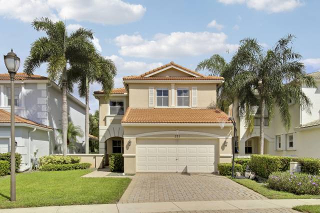 221 Isle Verde Way
