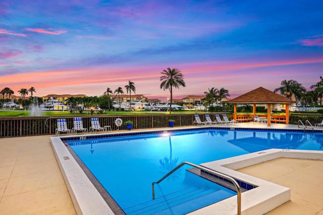601 SEAFARER Circle #201