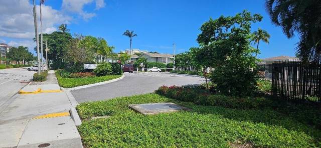 800 W HORIZONS #104, home for sale in Boynton Beach