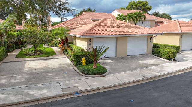 287 OLD MEADOW Way, home for sale in Palm Beach Gardens