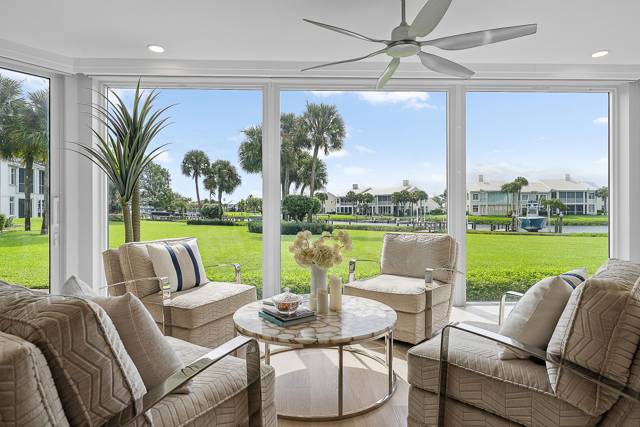 360 SPYGLASS Way #360, home for sale in Jupiter