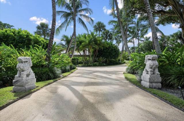 426 S Beach Road, home for sale in Hobe Sound