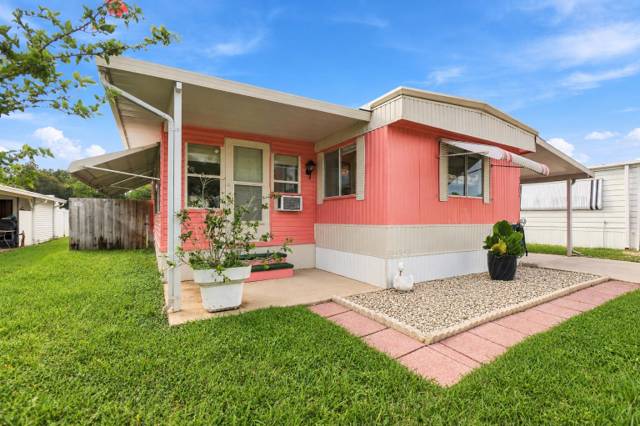 7305 SE REDBIRD Circle, home for sale in Hobe Sound