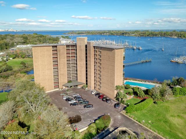 4401 LAKESIDE Drive #903