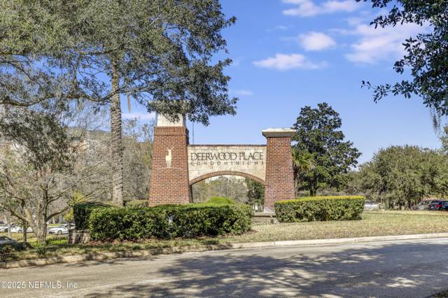 Deerwood Place
