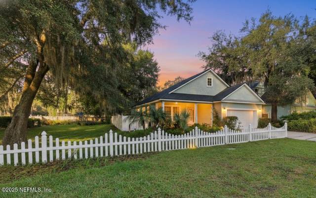 Paradise Oaks