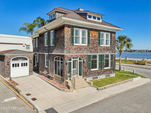 178 AVENIDA MENENDEZ