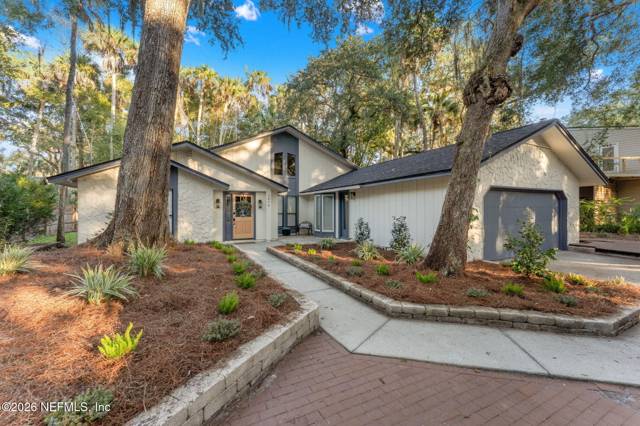 1875 LIVE OAK Lane