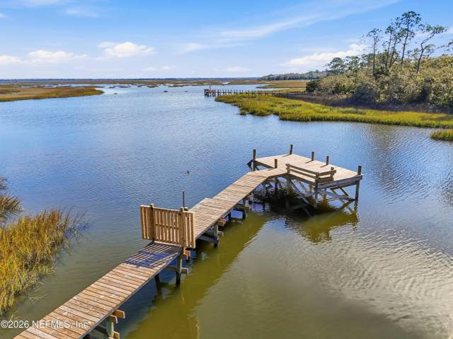 305 ISLAND LANDING Drive home for sale in Eagle Creek